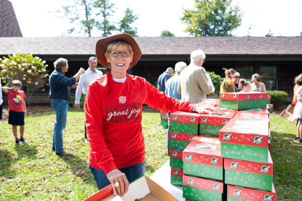 Pack Shoeboxes